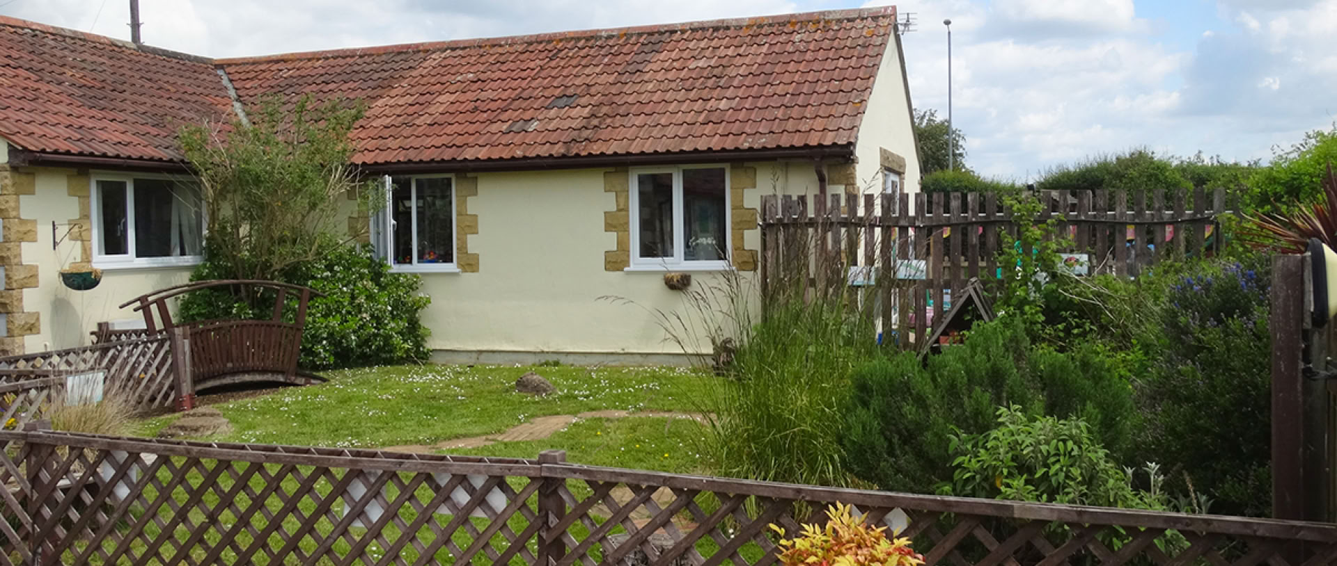 Photograph of the front building of Longscroft Children's Nursery School